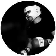 Entraineur de boxe diplômé en licence STAPS AGOAPS parcours Boxe et prévôt fédéral, je donne des cours de boxe tous niveaux